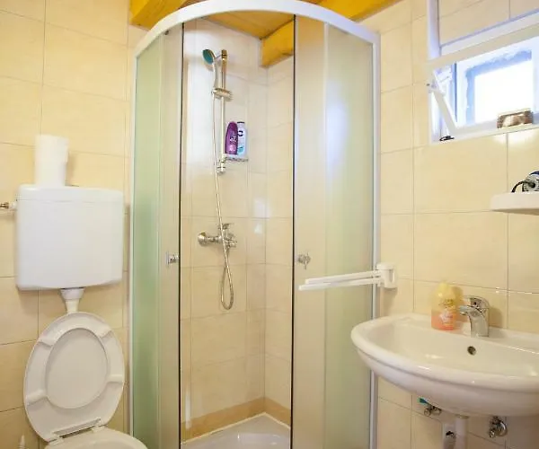 Buc-vila Nada * 크레스